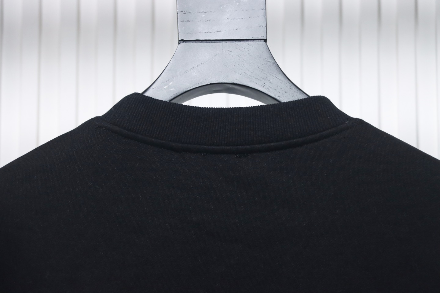 We11 Done 24FW Square Puppy Crew Neck Hoodie Black