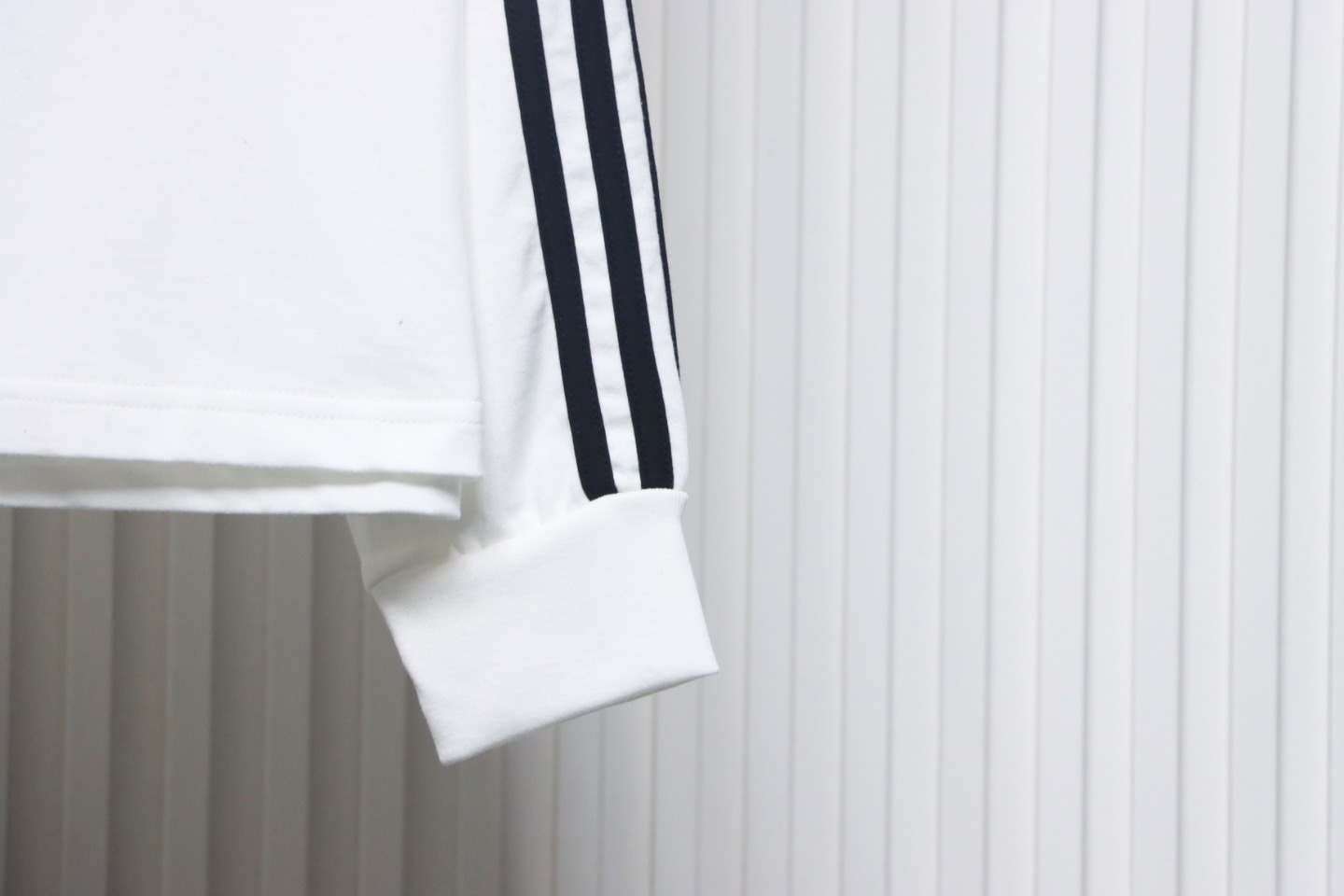 We11 Done 24FW Three Stripes Long Sleeve T-Shirt White