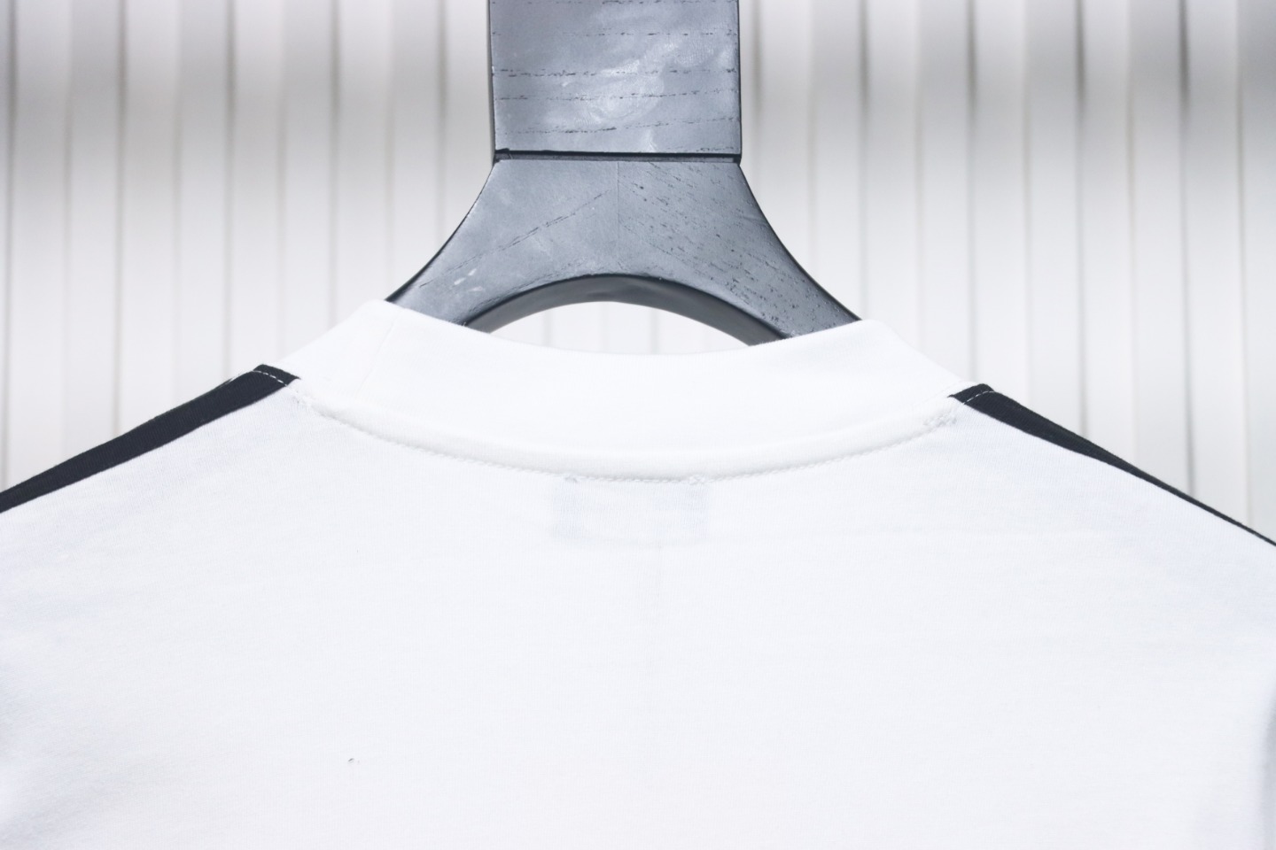 We11 Done 24FW Three Stripes Long Sleeve T-Shirt White