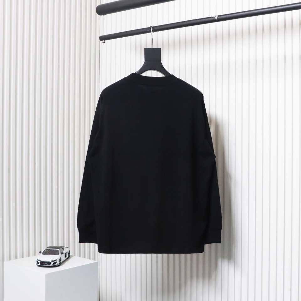 We11 Done 24FW WE Dynamic Letter Print Long-Sleeved T-shirt