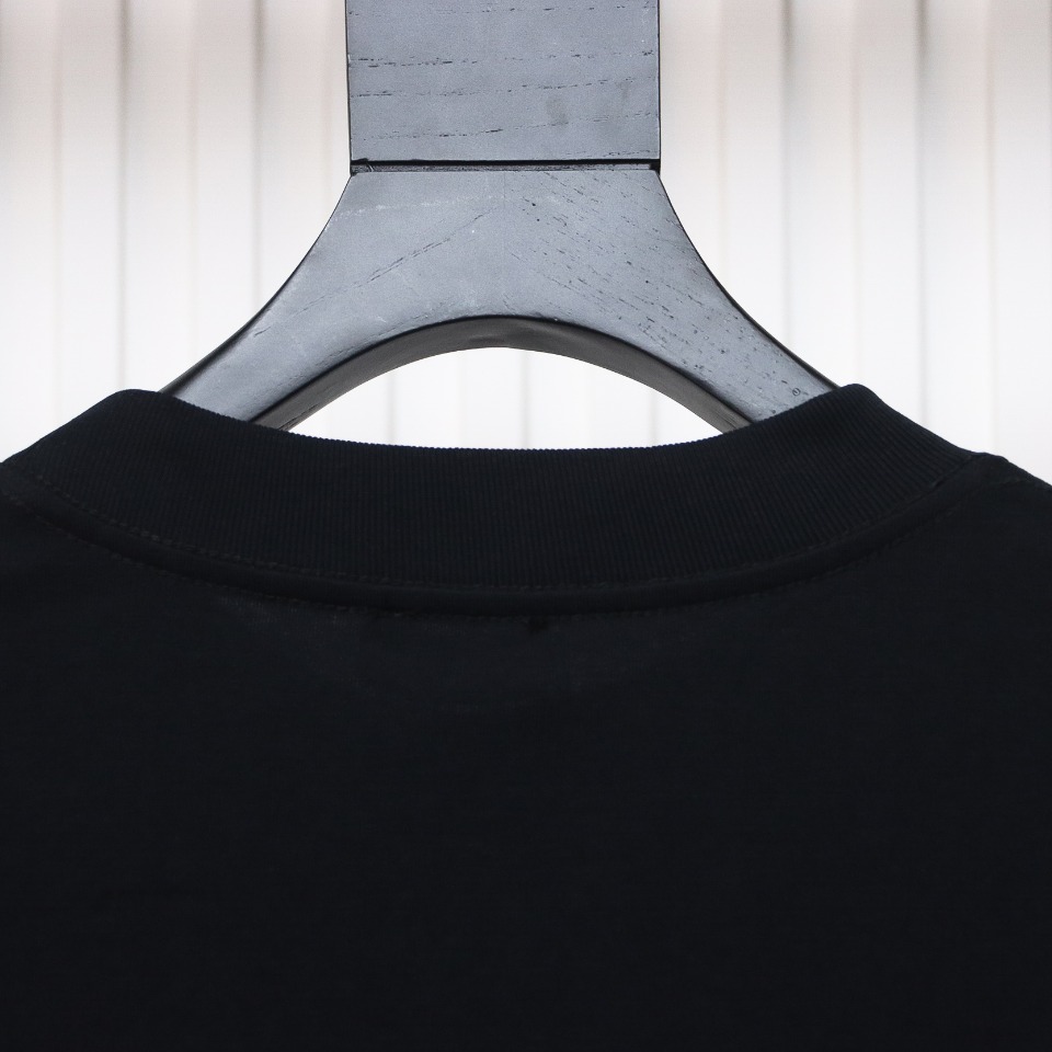 We11 Done 24FW WE Dynamic Letter Print Long-Sleeved T-shirt