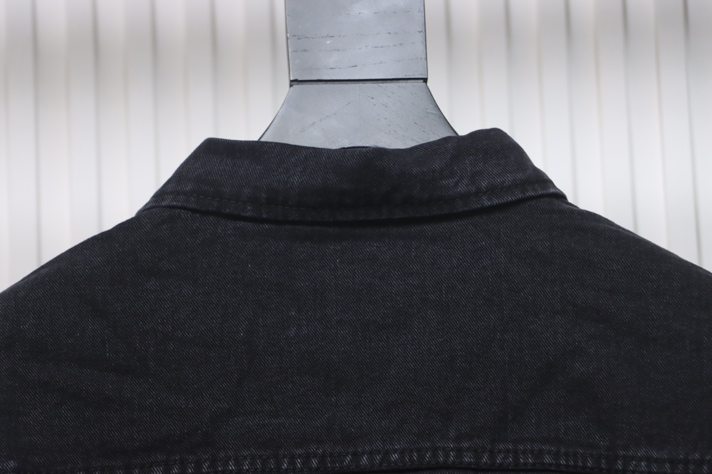 We11 Done 24ss Printed Diagonal Zip Washed Denim Jacket Black