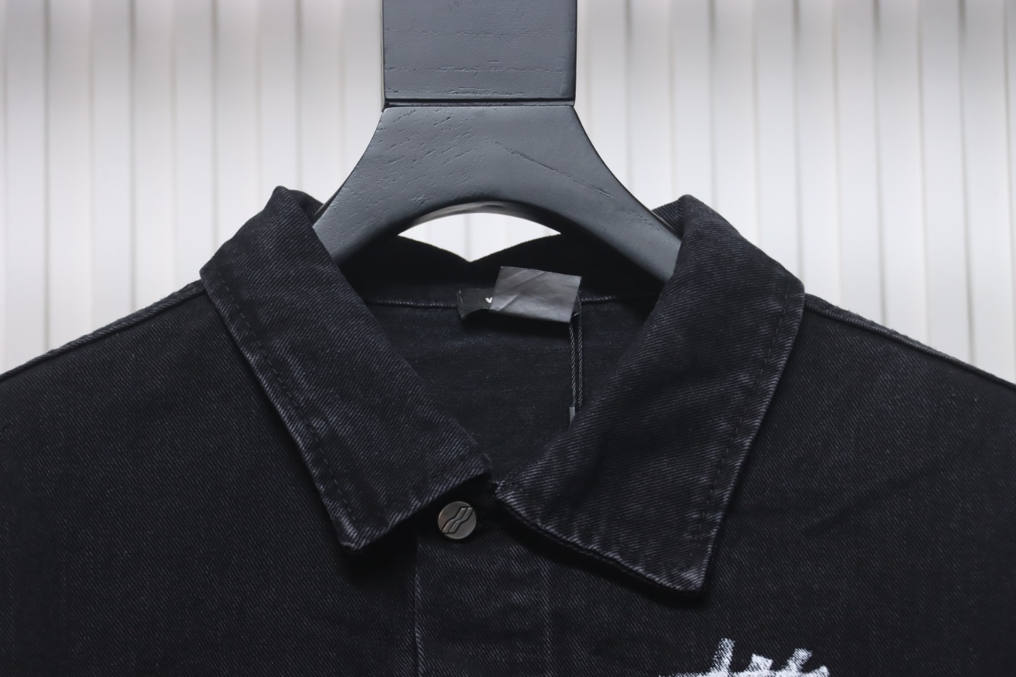 We11 Done 24ss Printed Diagonal Zip Washed Denim Jacket Black