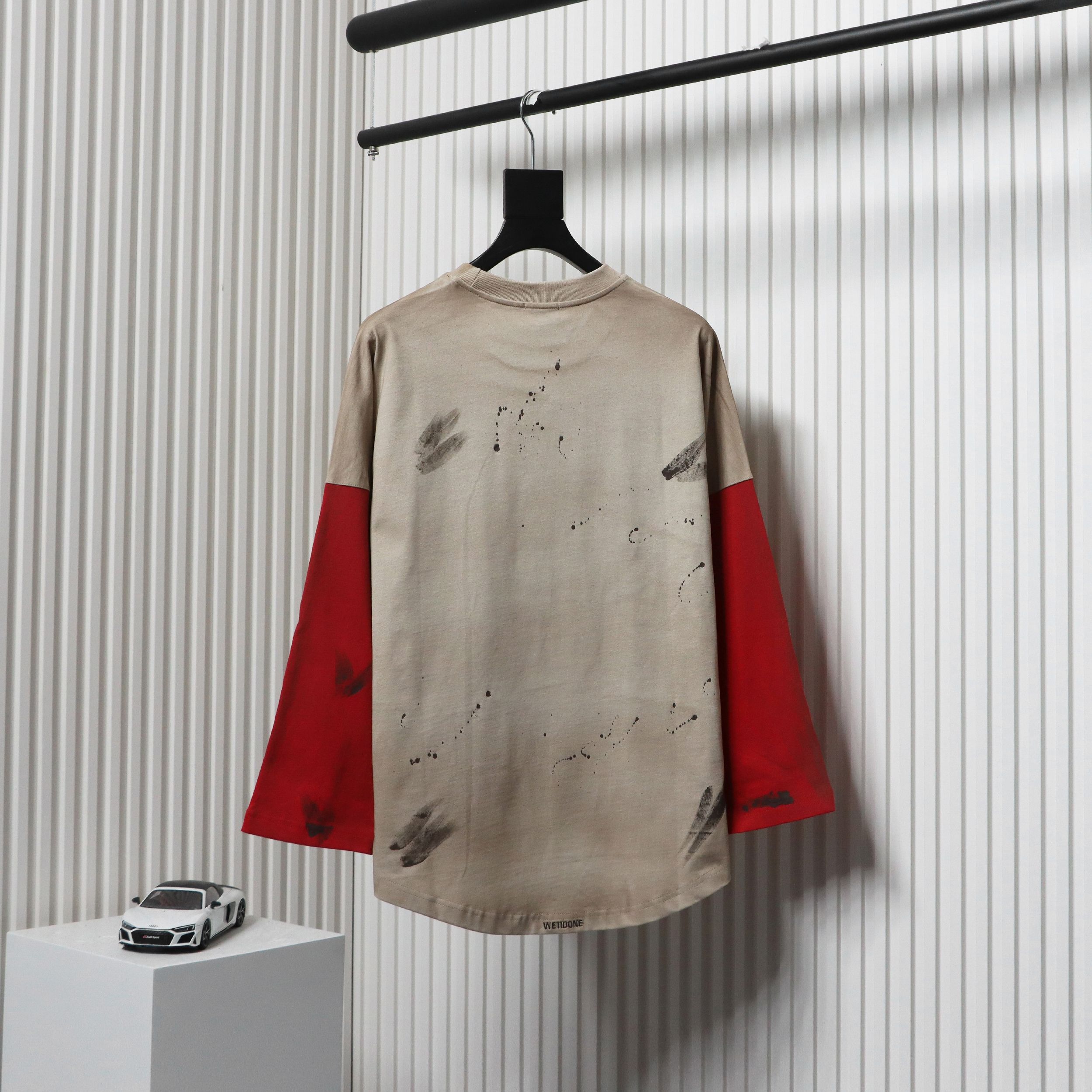 We11 Done New Dirty Distressed Stitching Contrast Color Long Sleeve T-shirt