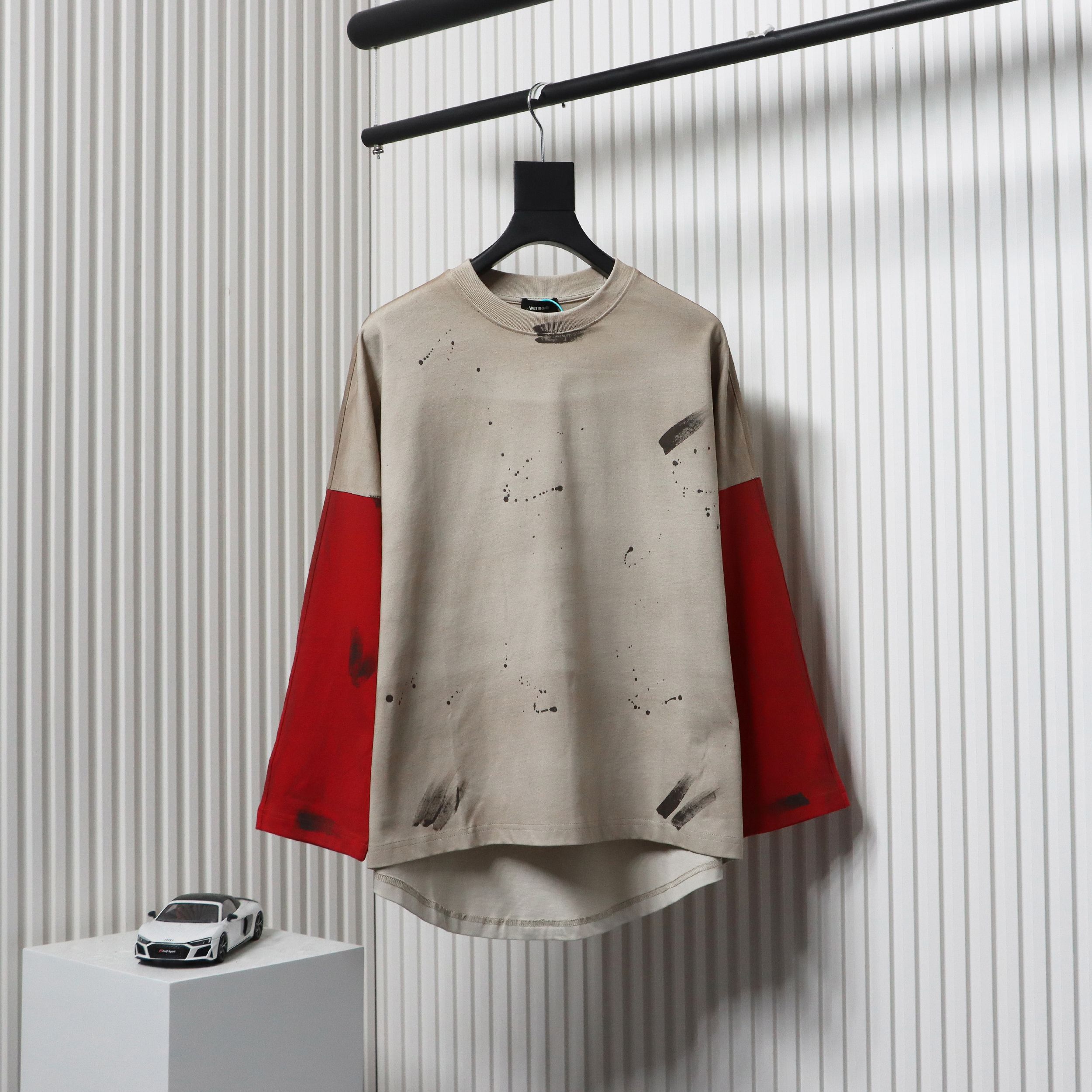 We11 Done New Dirty Distressed Stitching Contrast Color Long Sleeve T-shirt