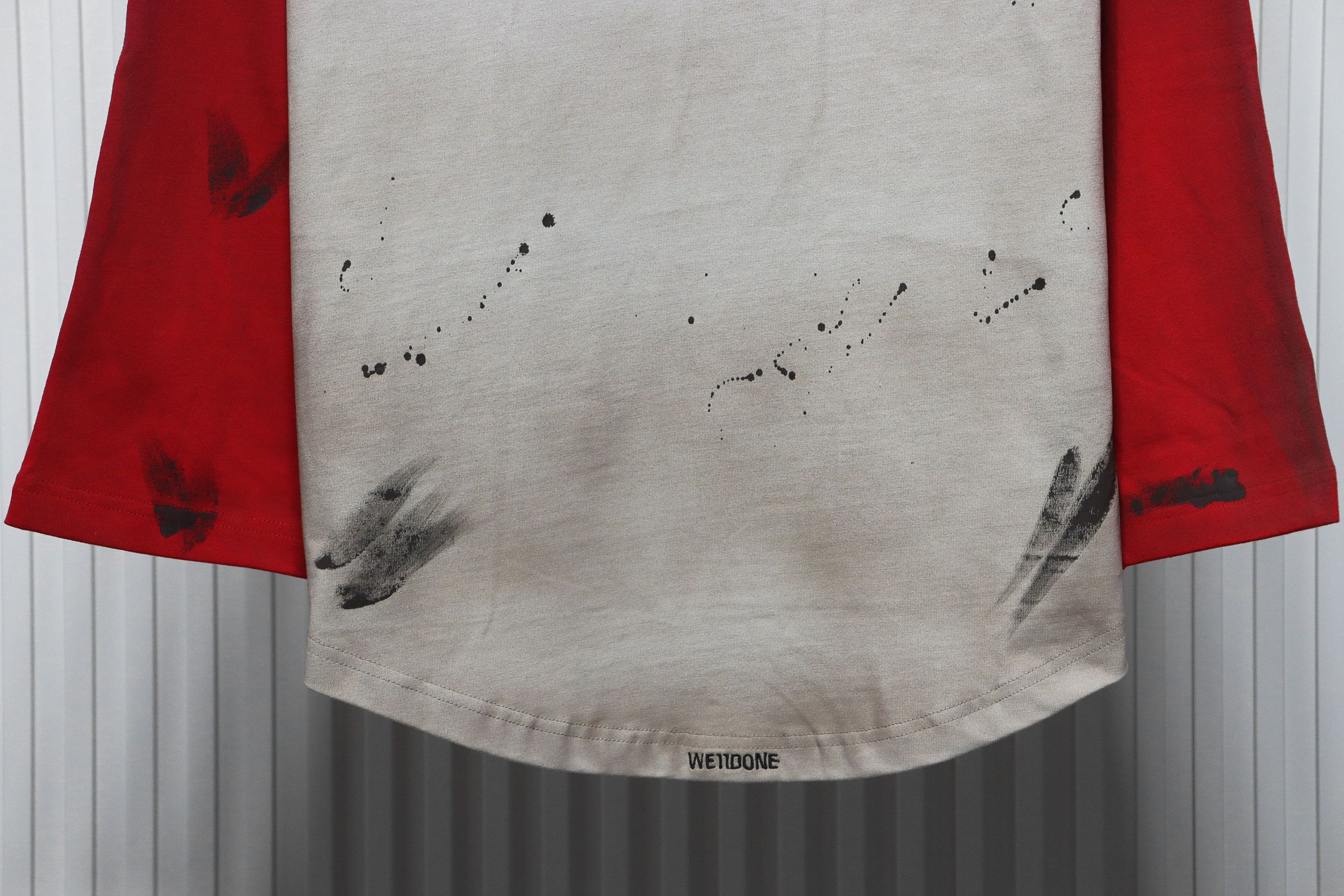 We11 Done New Dirty Distressed Stitching Contrast Color Long Sleeve T-shirt