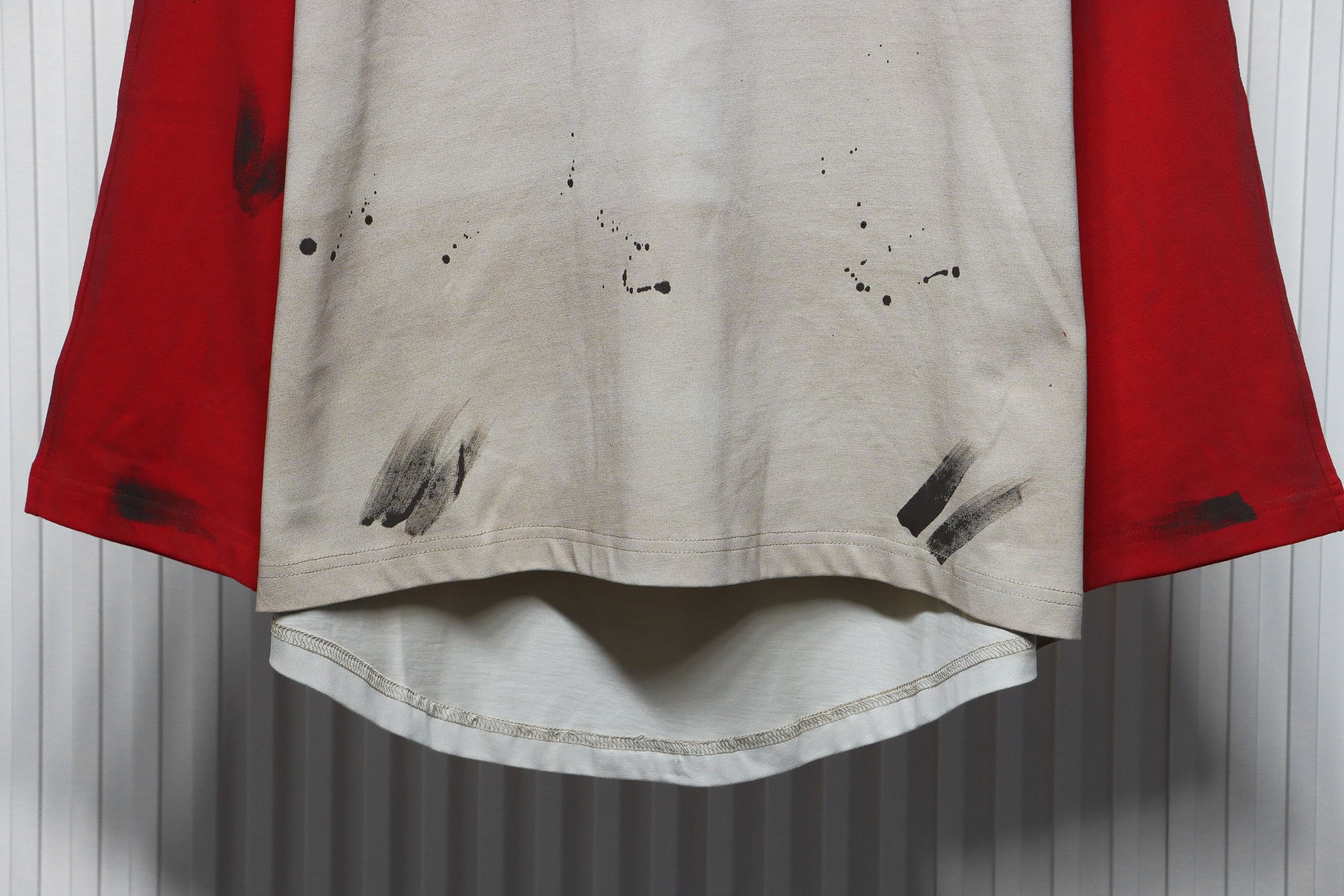 We11 Done New Dirty Distressed Stitching Contrast Color Long Sleeve T-shirt