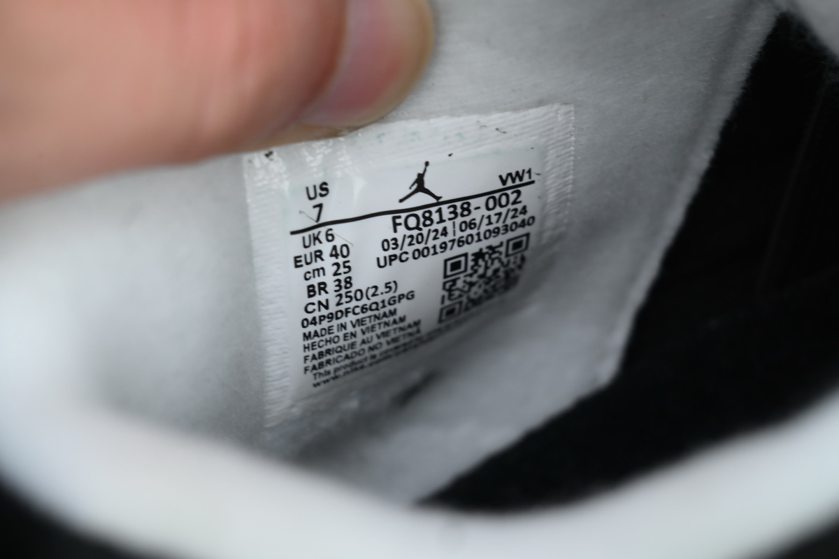 Air Jordan 4 Black And White Fear Remake FQ8138-002