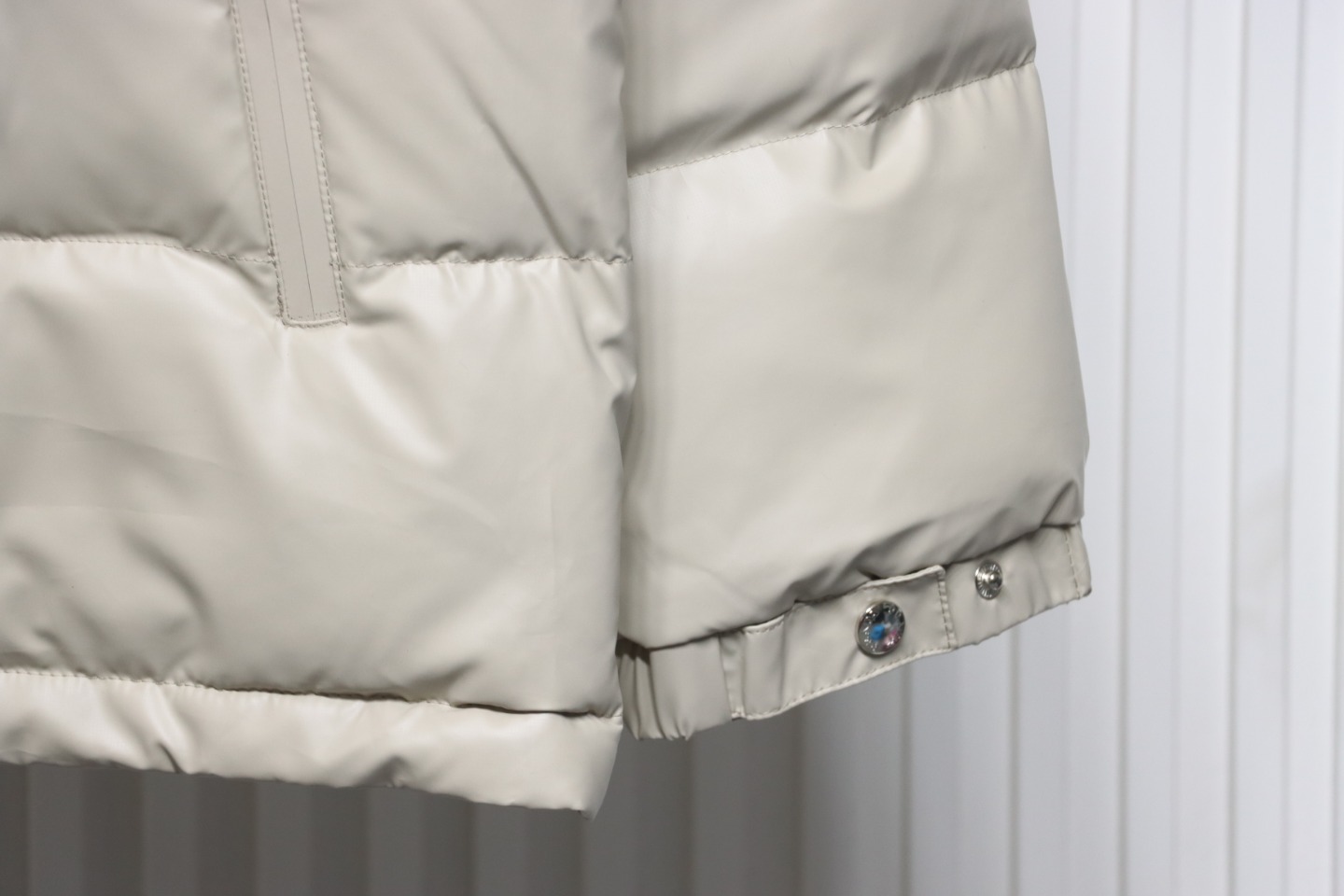 Prada 21fw Classic Triangle Logo Detachable Down Jacket Beige