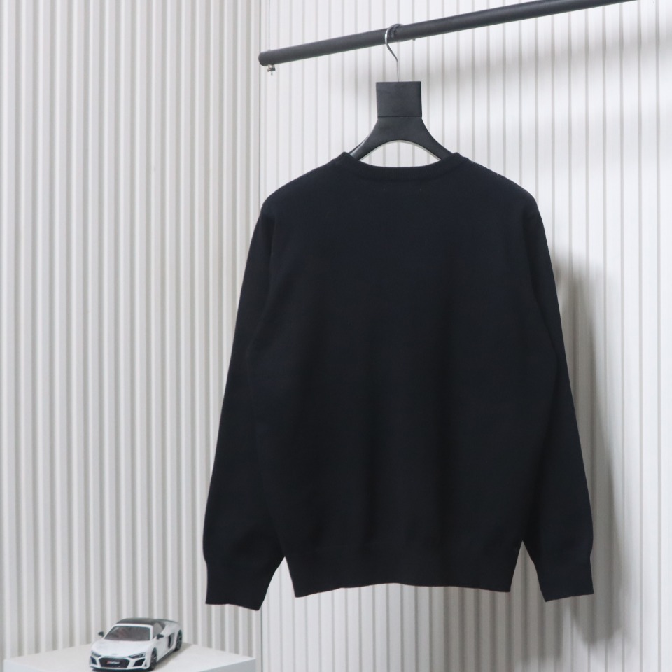 Prada 23ss Series Chest Necklace Letter Border Three-Dimensional Jacquard Sweater