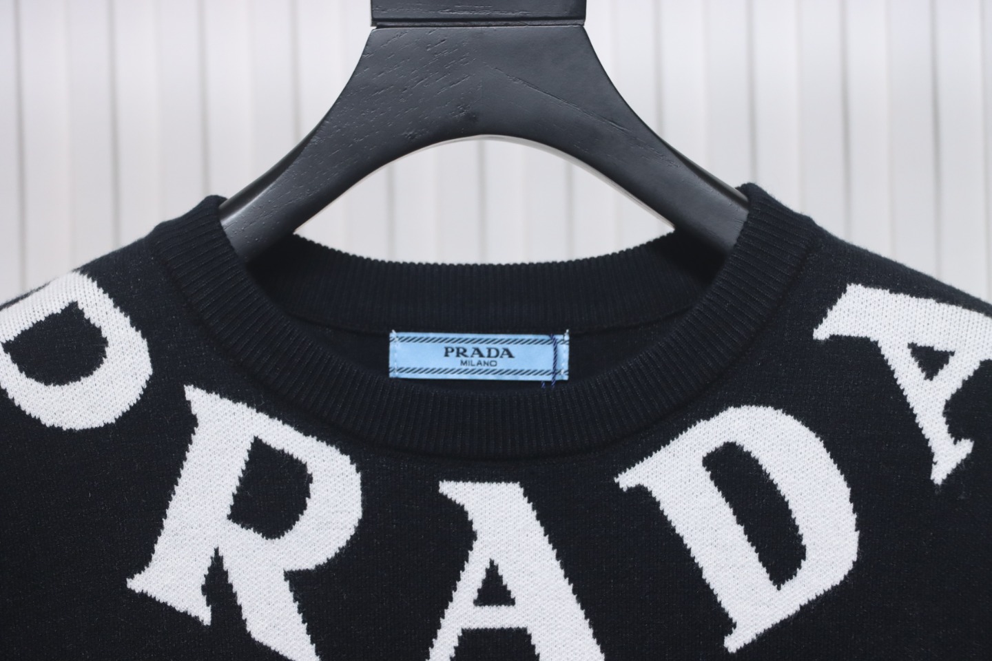 Prada 23ss Series Chest Necklace Letter Border Three-Dimensional Jacquard Sweater