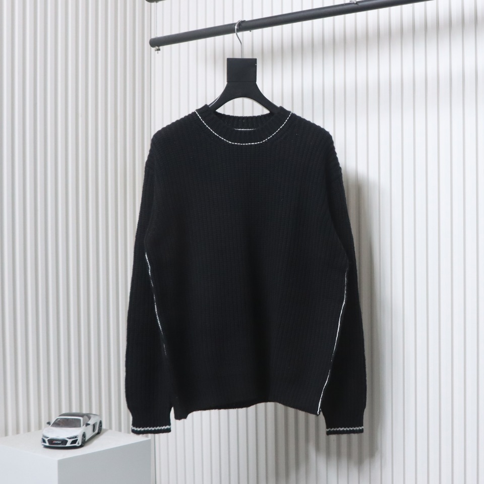 Prada 24FW Chunky White Crew Neck Sweater