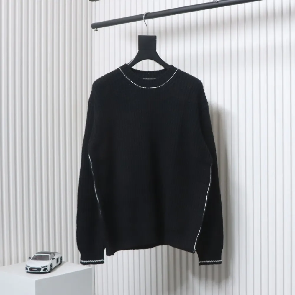 Prada 24FW Chunky White Crew Neck Sweater
