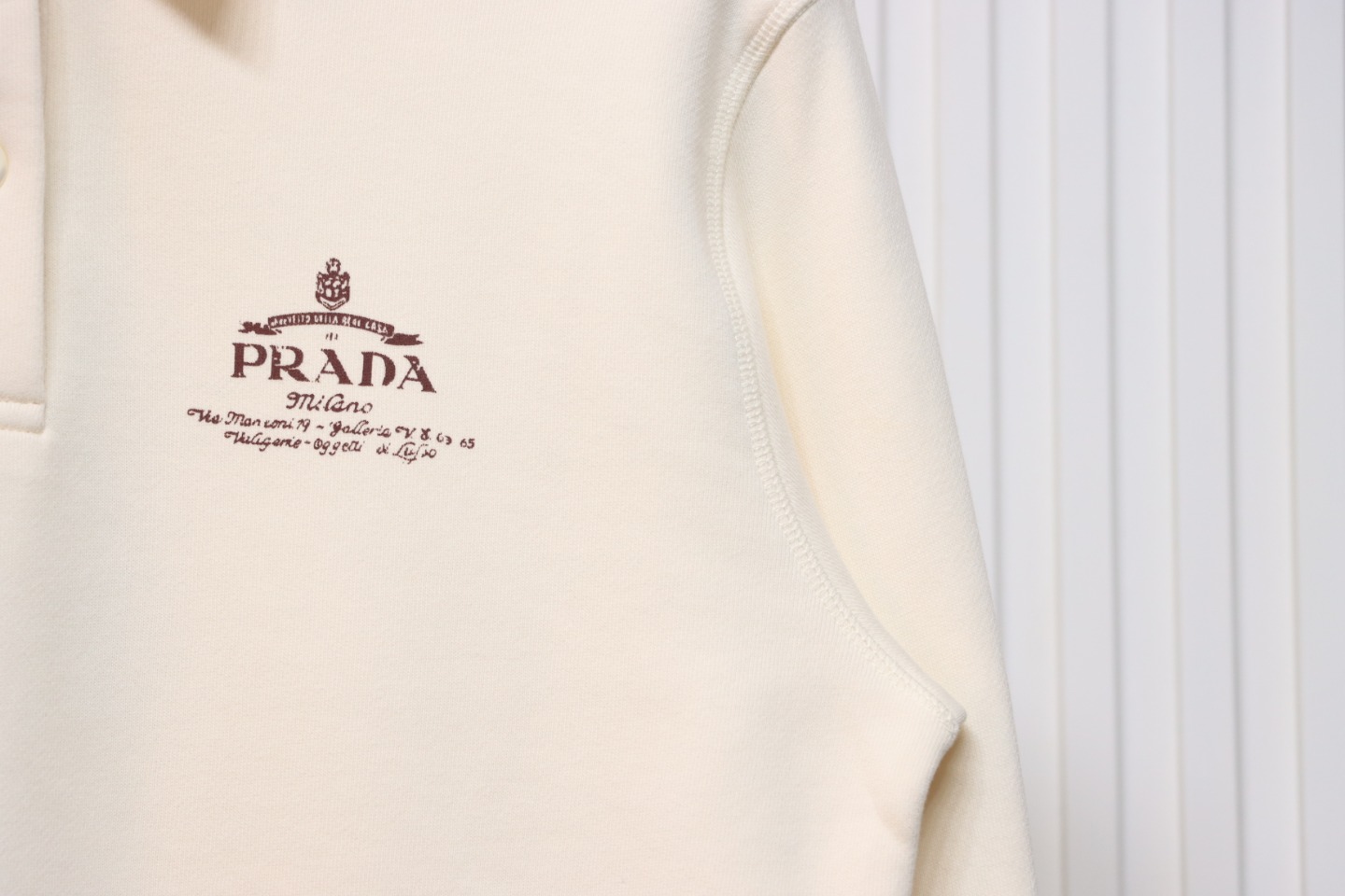 Prada 24Fw Distressed Logo Print Lapel Hoodie