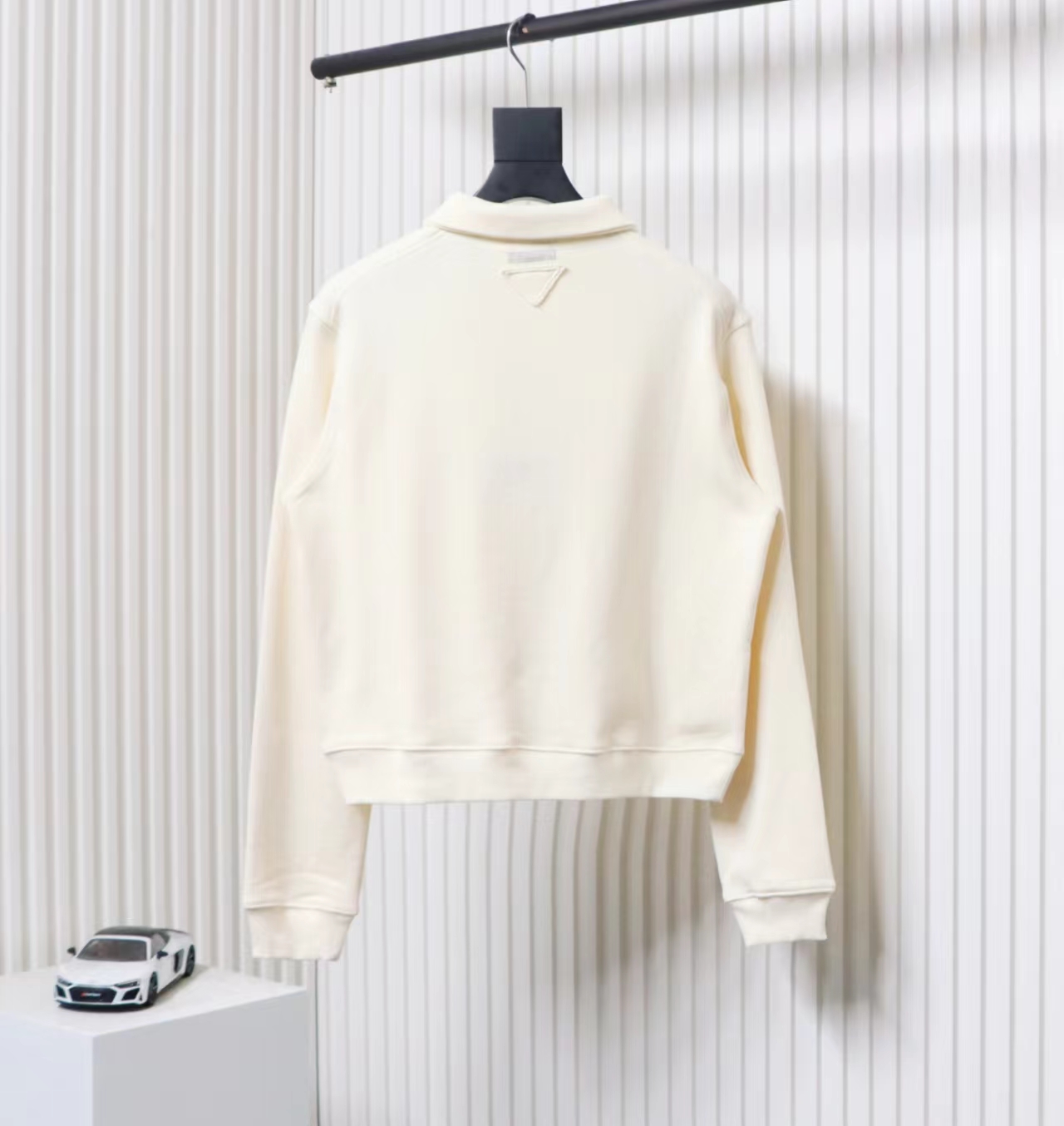 Prada 24Fw Distressed Logo Print Lapel Hoodie