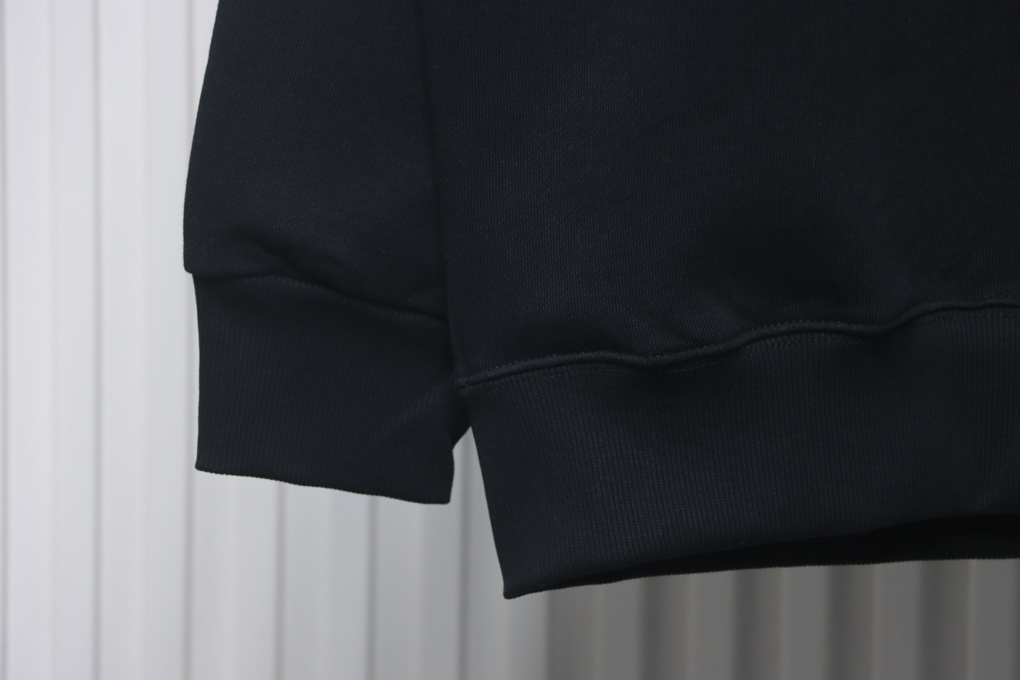 Prada 24Fw Small Letters on Chest Round Neck Hoodie Black