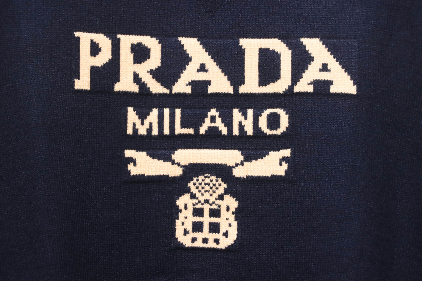 Prada 24ss Contrast Color Knitted Crew Neck Sweater