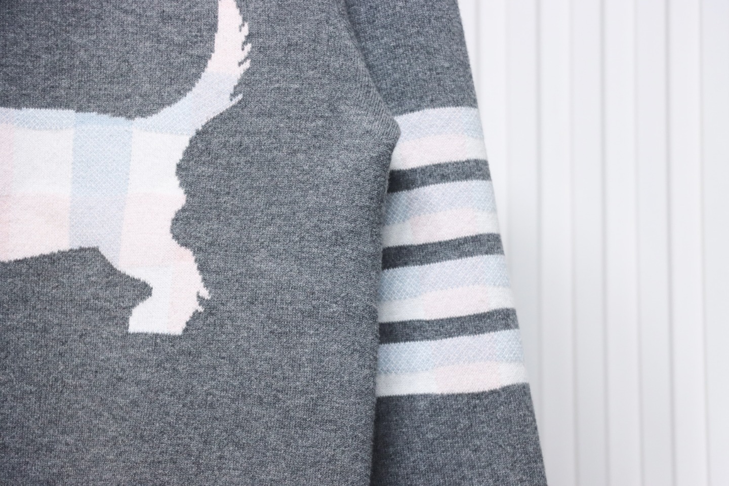 Thom Browne 20FW Tokyo Limited Edition Puppy Crew Neck Sweater Light Grey