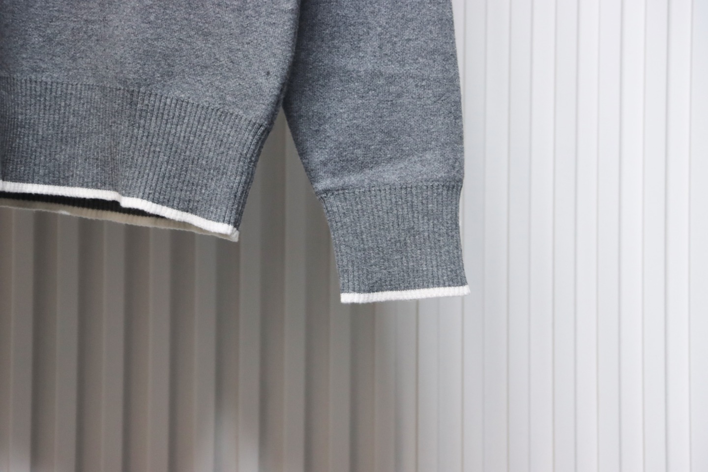 Thom Browne 20FW Tokyo Limited Edition Puppy Crew Neck Sweater Light Grey