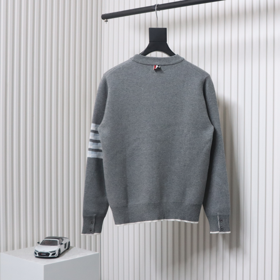 Thom Browne 20FW Tokyo Limited Edition Puppy Crew Neck Sweater Light Grey
