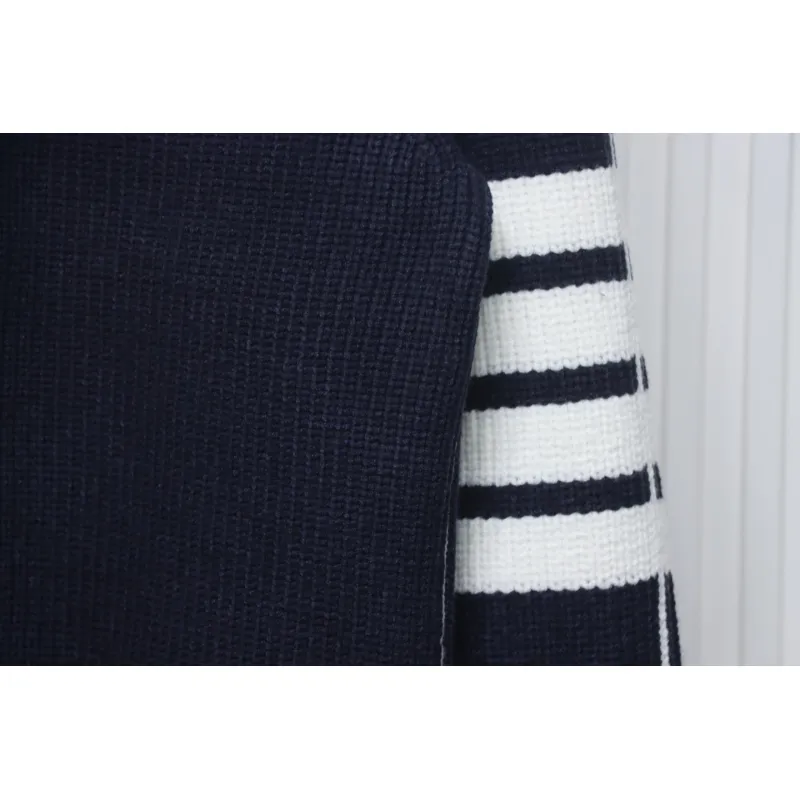 Thom Browne New Season Four-Striped Color-Blocked Long-Sleeved Round Neck Sweater Blue