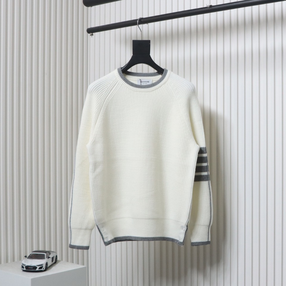 Thom Browne New Season Four-Striped Color-Blocked Long-Sleeved Round Neck Sweater White