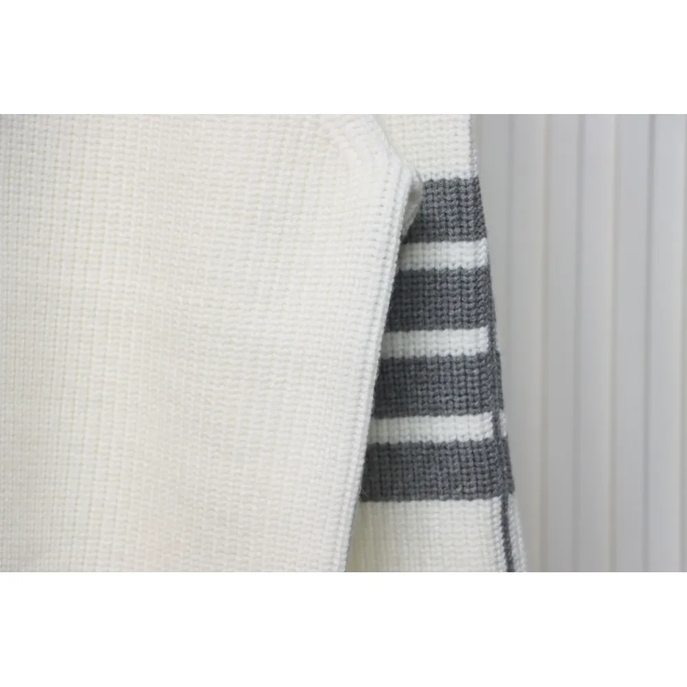 Thom Browne New Season Four-Striped Color-Blocked Long-Sleeved Round Neck Sweater White