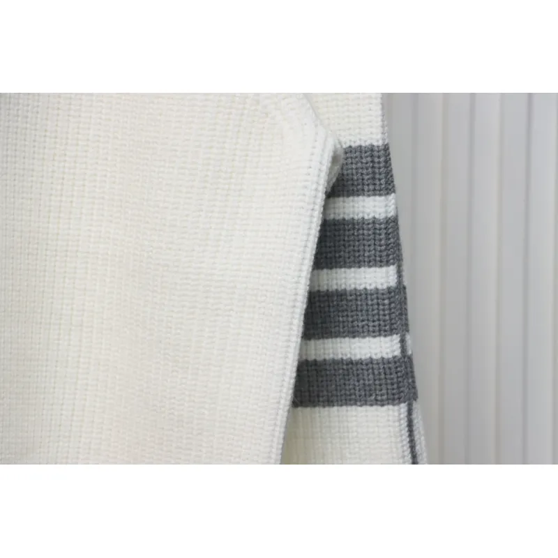 Thom Browne New Season Four-Striped Color-Blocked Long-Sleeved Round Neck Sweater White