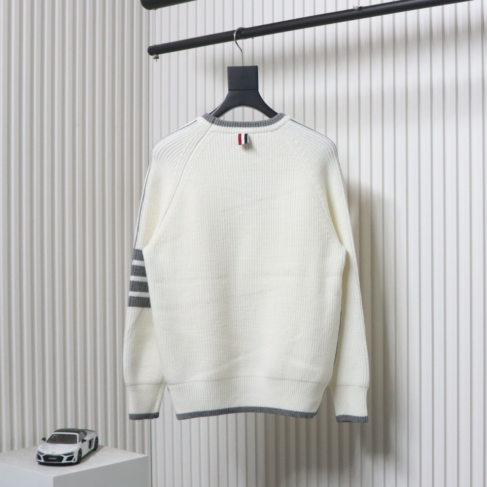 Thom Browne New Season Four-Striped Color-Blocked Long-Sleeved Round Neck Sweater White