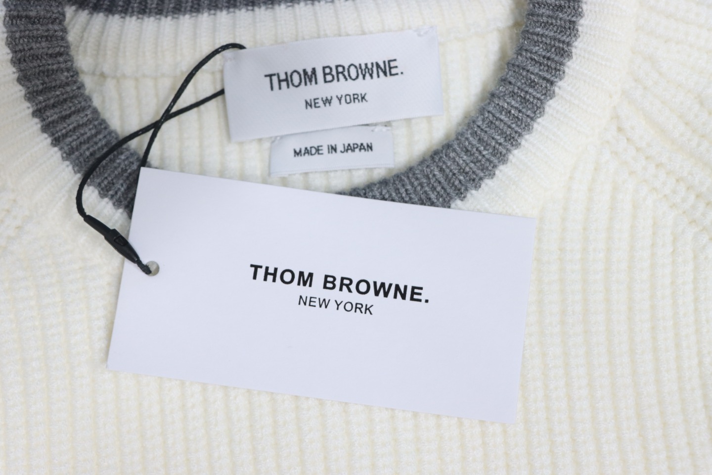 Thom Browne New Season Four-Striped Color-Blocked Long-Sleeved Round Neck Sweater White