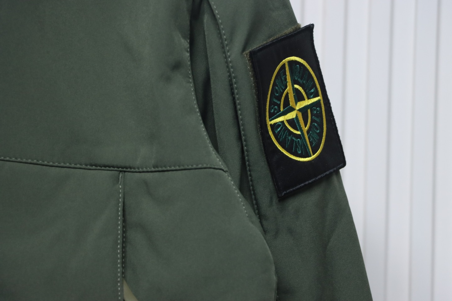 Stone Island Outdoor Arm Logo Jacket Zip-Up Jacket Green