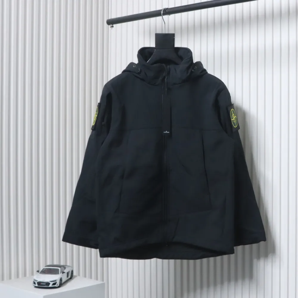 Stone Island Outdoor Arm Logo Jacket Zip-Up Jacket Black