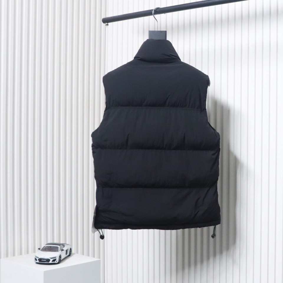 Stone Island Solid Color Quilted Logo Down Vest Black