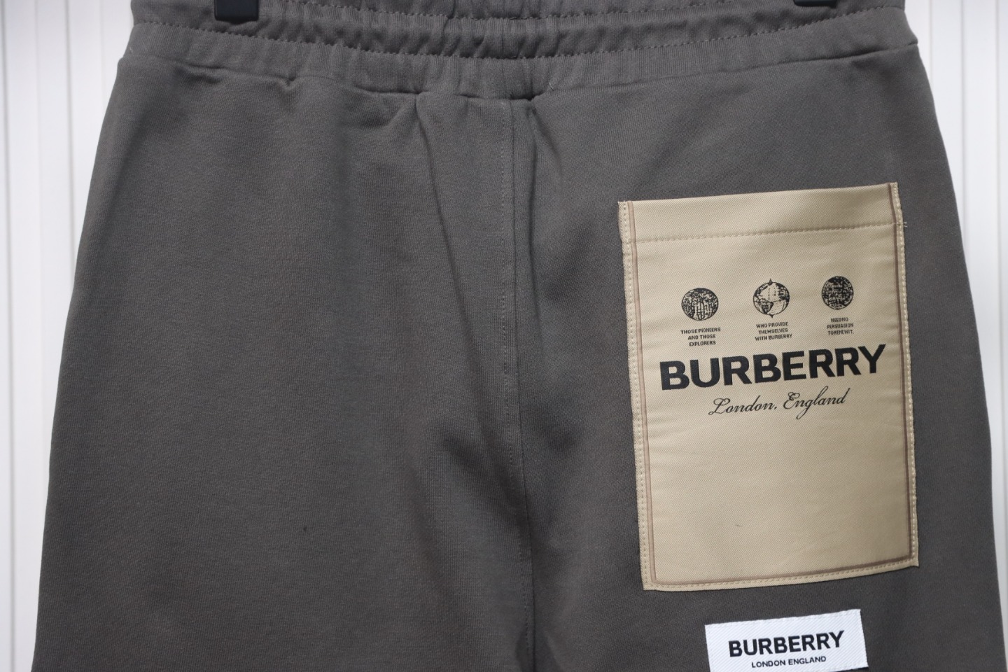 Burberry Sticky Note Cuff Trousers Grey