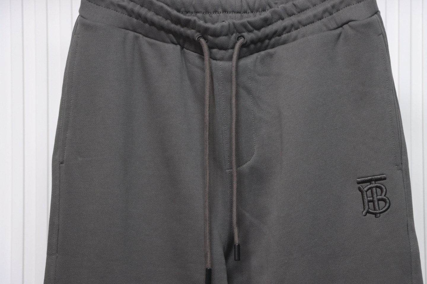 Burberry Sticky Note Cuff Trousers Grey