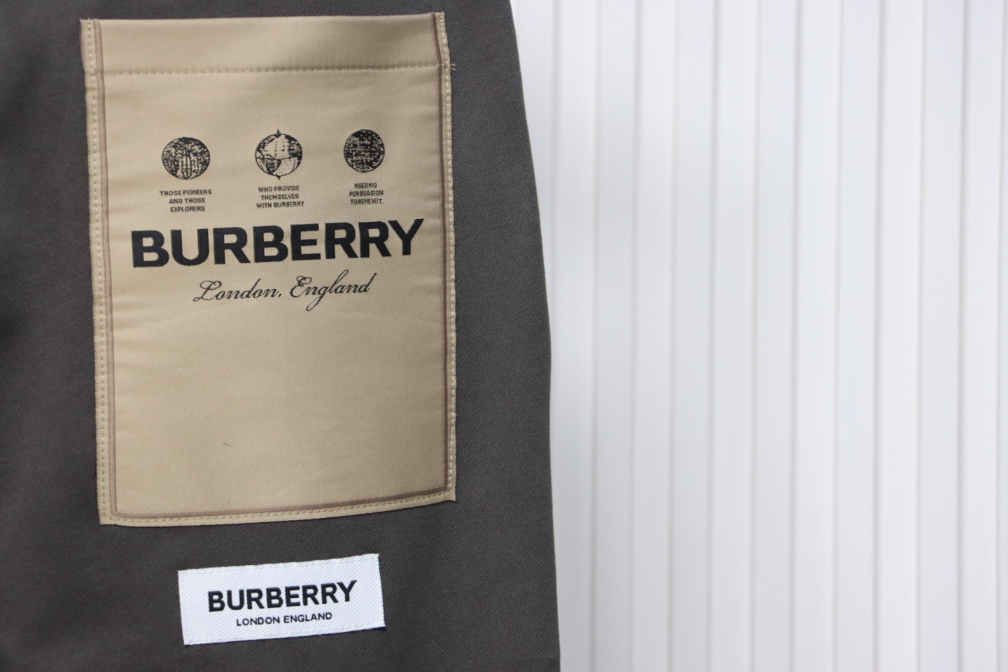 Burberry Sticky Note Cuff Trousers Grey