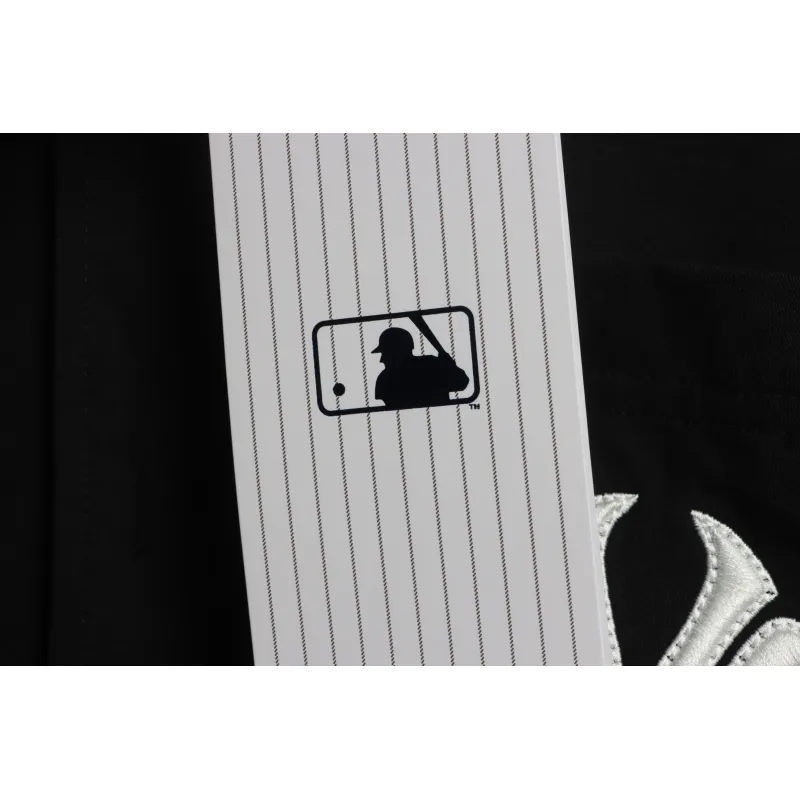 MLB Back Pattern Large Logo Shirt
