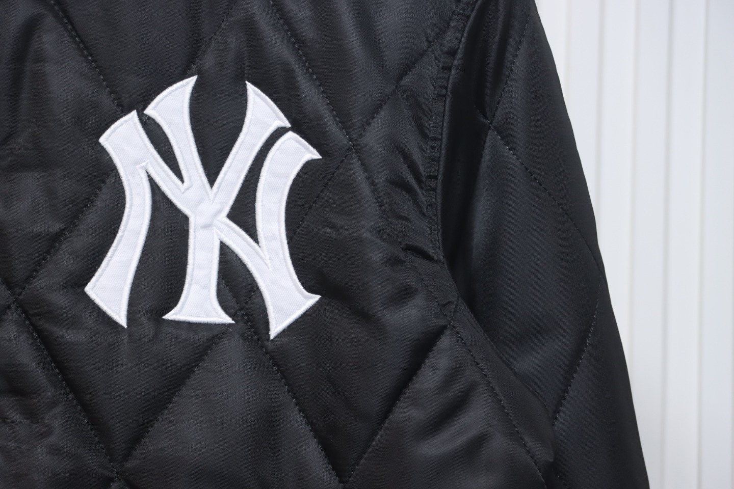 MLB Patch Embroidered Large Logo Baseball Jacket Quilted Jacket Black