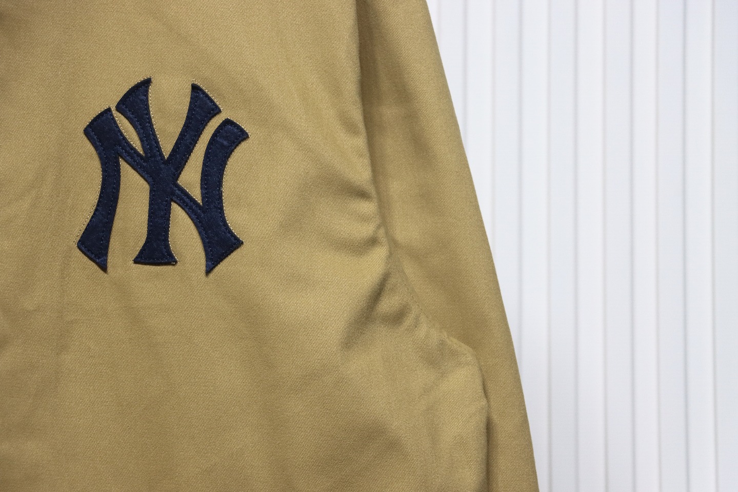 MLB x New Era SS23 New York Yankees Jacket Brown