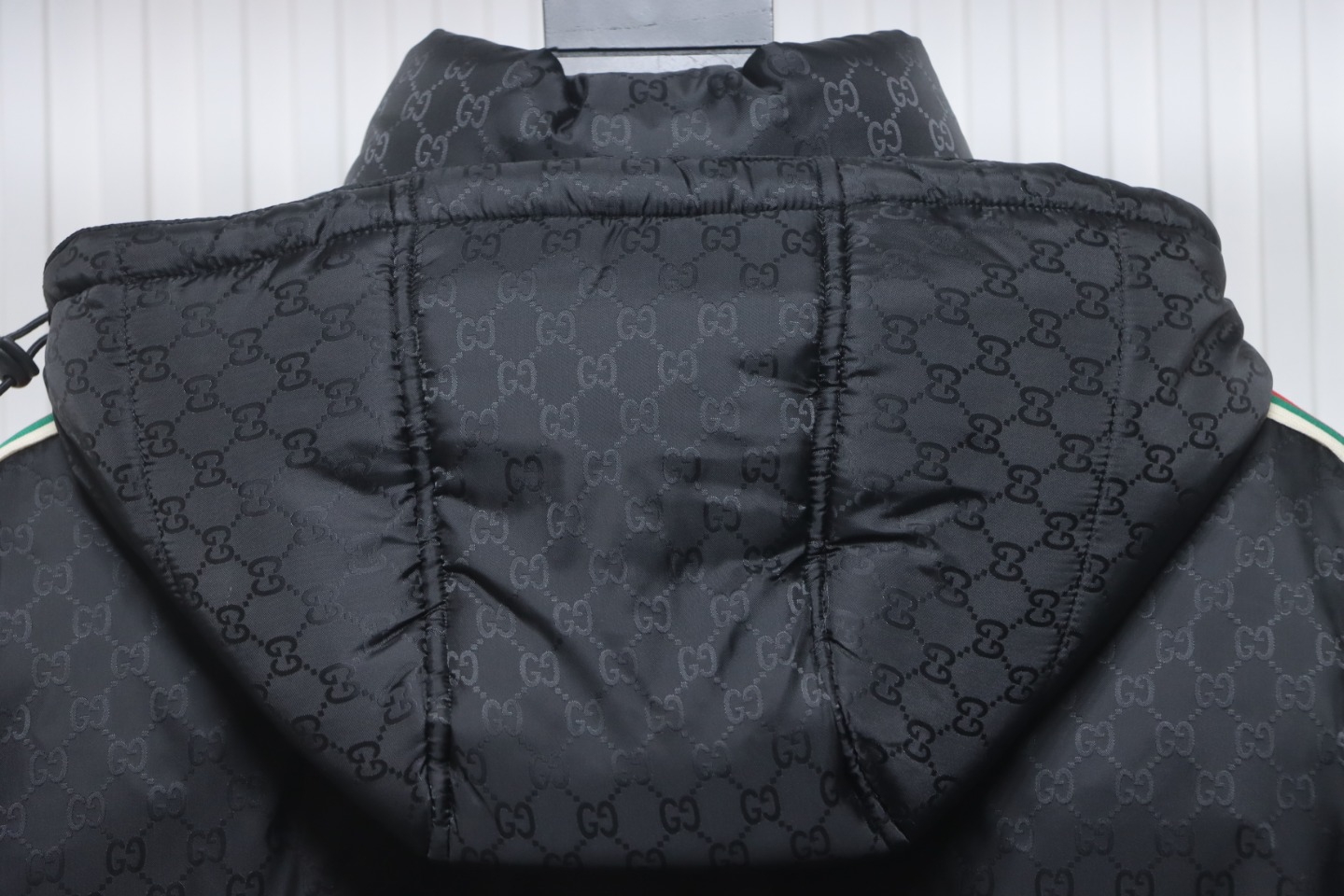 Gucci Full-Print Dark Pattern Jacquard Red And Green Ribbon Down Jacket