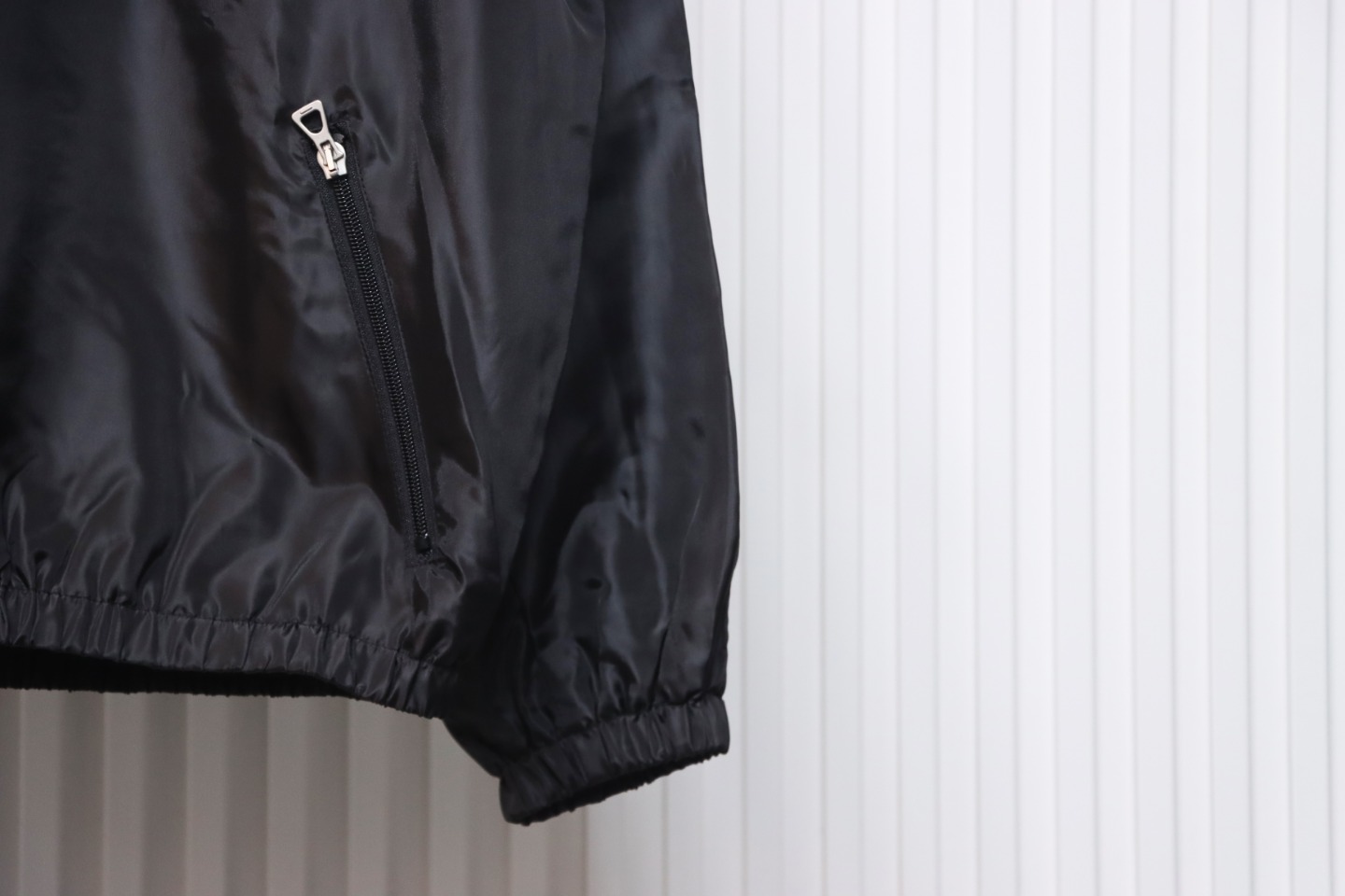 Gucci Line Design Zipper Pocket Hooded Windbreaker Jacket Black