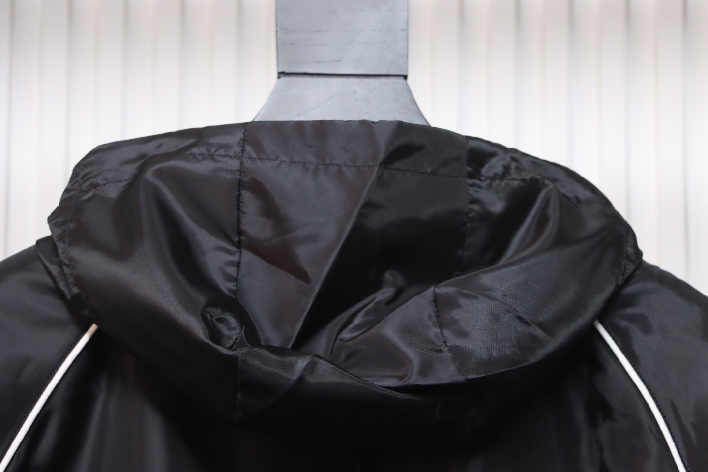 Gucci Line Design Zipper Pocket Hooded Windbreaker Jacket Black