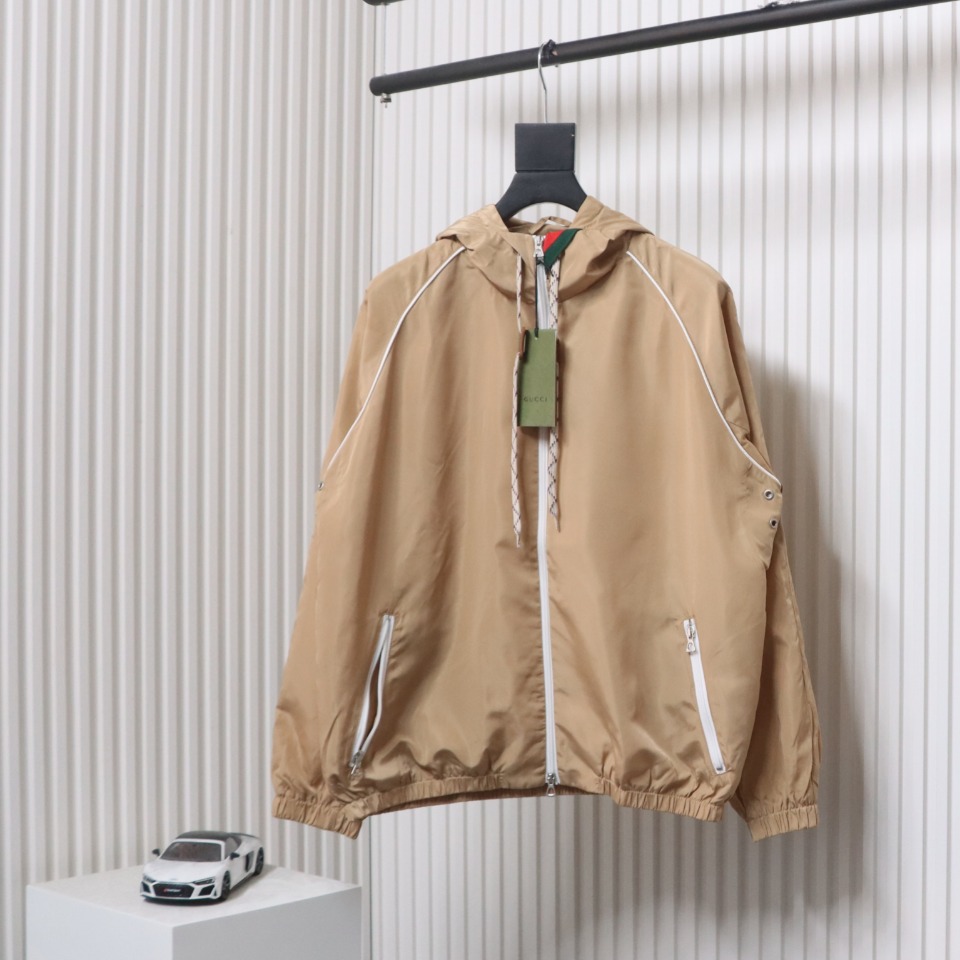 Gucci Line Design Zipper Pocket Hooded Windbreaker Jacket Brown