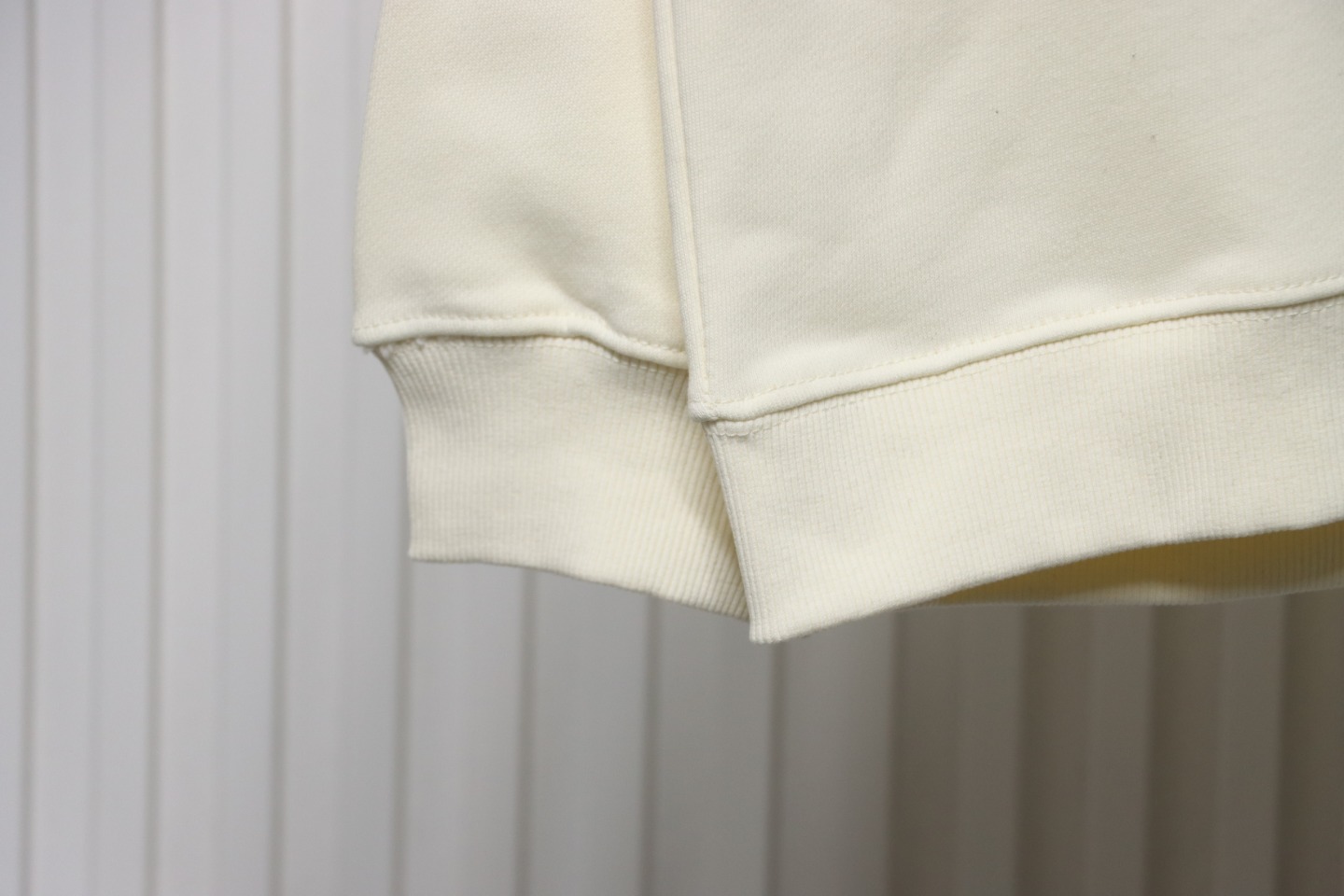 Gucci 24Fw Graffiti Letters Foam Print Round Neck Sweatshirt White