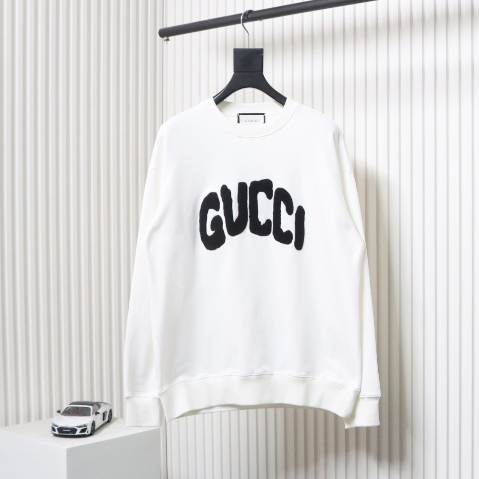 Gucci 24Fw Towel Embroidery Lettering Crew Neck Sweatshirt White