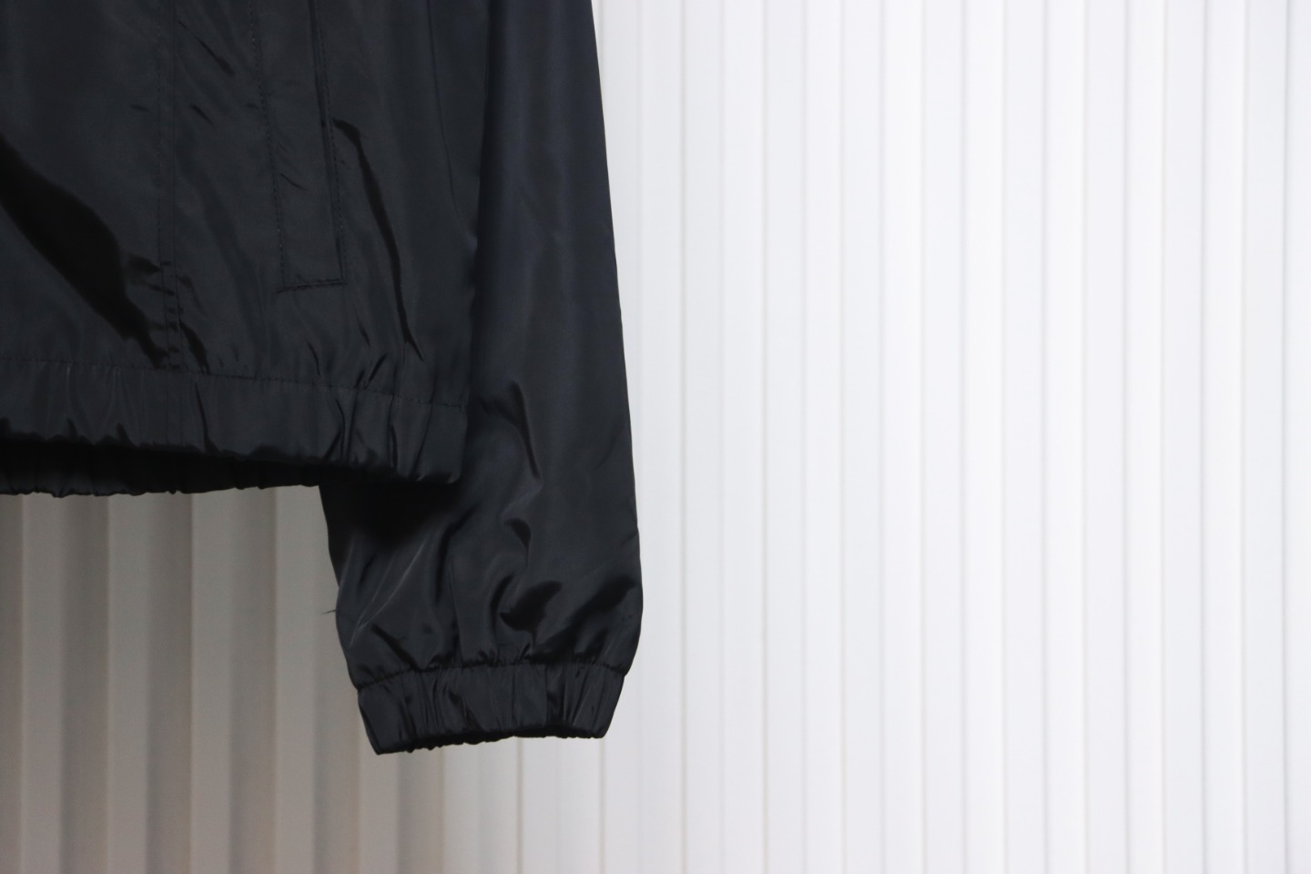 Dior Embroidered Lettering Bumblebee Hooded Jacket Black