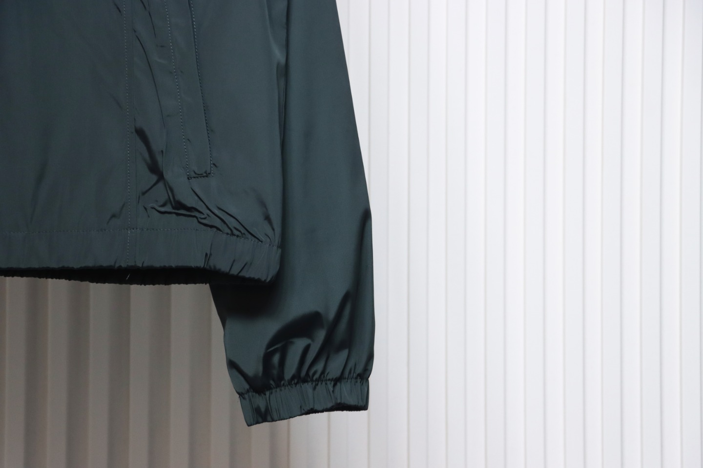 Dior Embroidered Lettering Bumblebee Hooded Jacket Green Grey