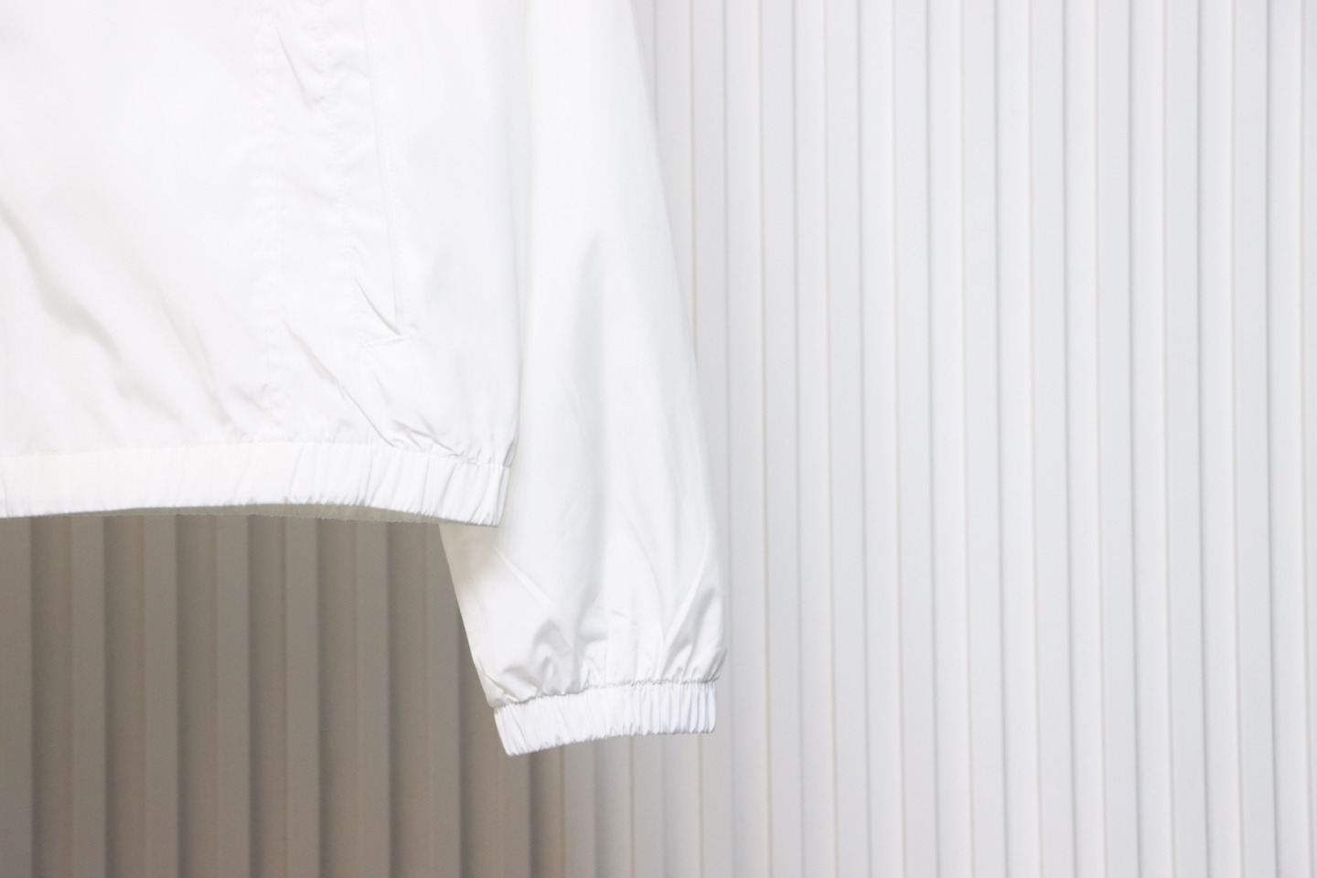 Dior Embroidered Lettering Bumblebee Hooded Jacket White