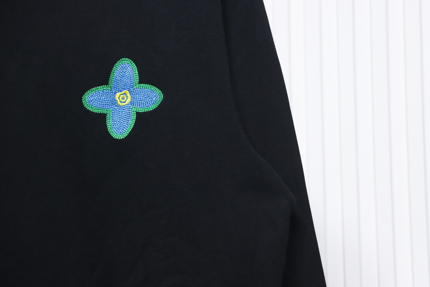 Louis Vuitton 24Fw Four-Leaf Clover Embroidery Crewneck Sweatshirt Black