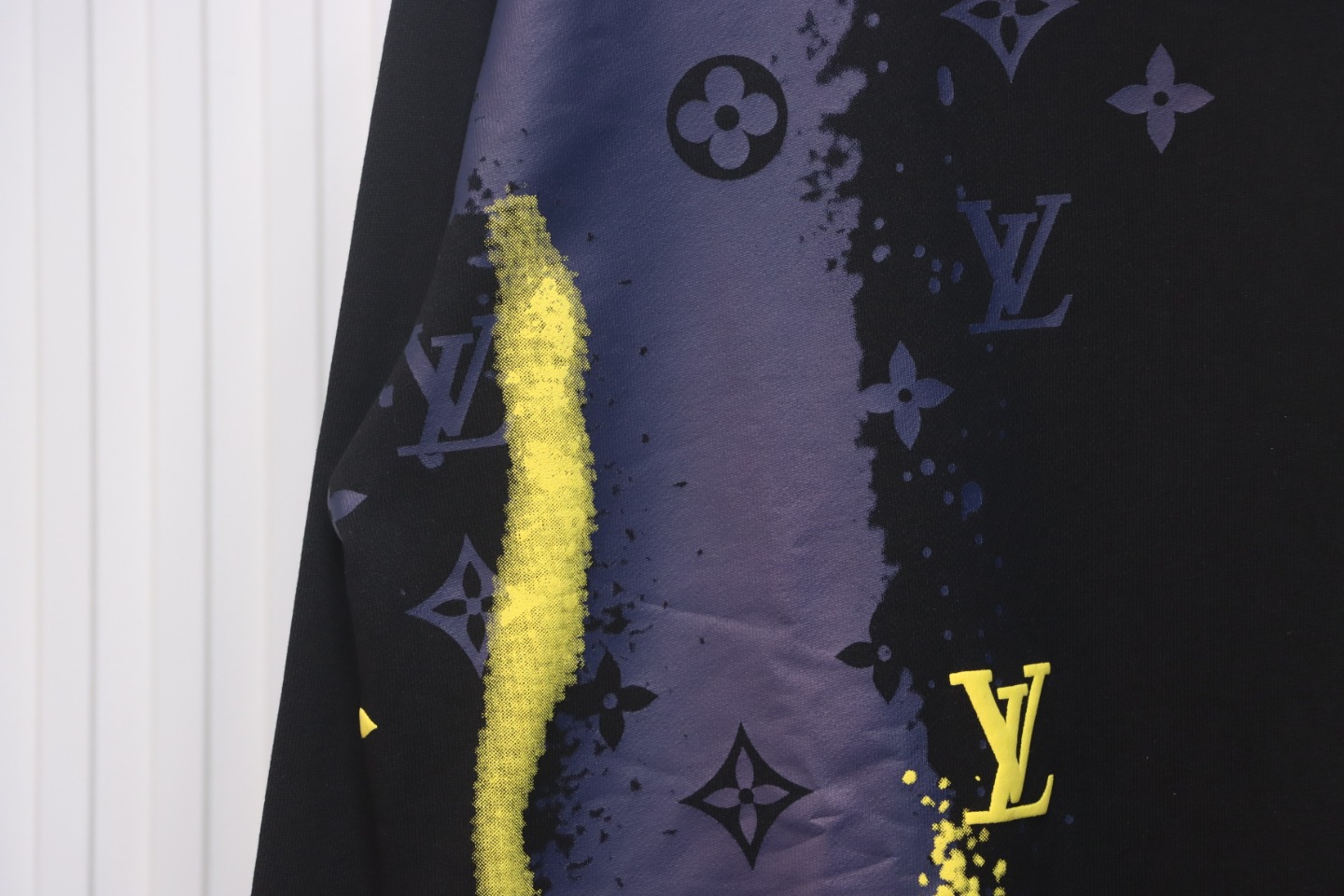 Louis Vuitton 24Fw Ink Splashing Old Flower Print Round Neck Sweatshirt Black